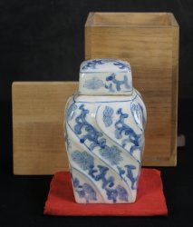 Ko-Sometsuke tea holder 1800