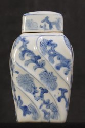 Ko-Sometsuke tea holder 1800