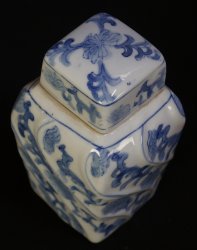 Ko-Sometsuke tea holder 1800