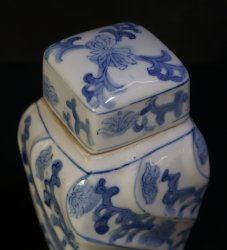Ko-Sometsuke tea holder 1800