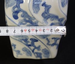Ko-Sometsuke tea holder 1800