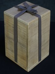 Ko-Sometsuke tea holder 1800