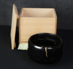 Kuro-Raku Kintsuki 1950