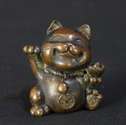 Maneki miniature cat 1900