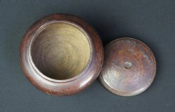 Maru-Tsubo Chaire 1900