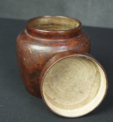 Maru-Tsubo Chaire 1900