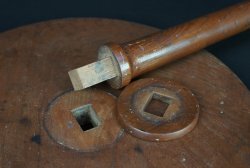 Minimalist Shokudai stand 1900