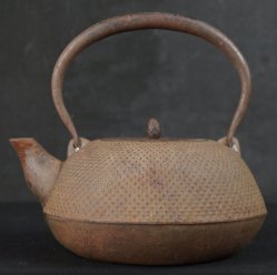 Nambu cast iron kettle 1900