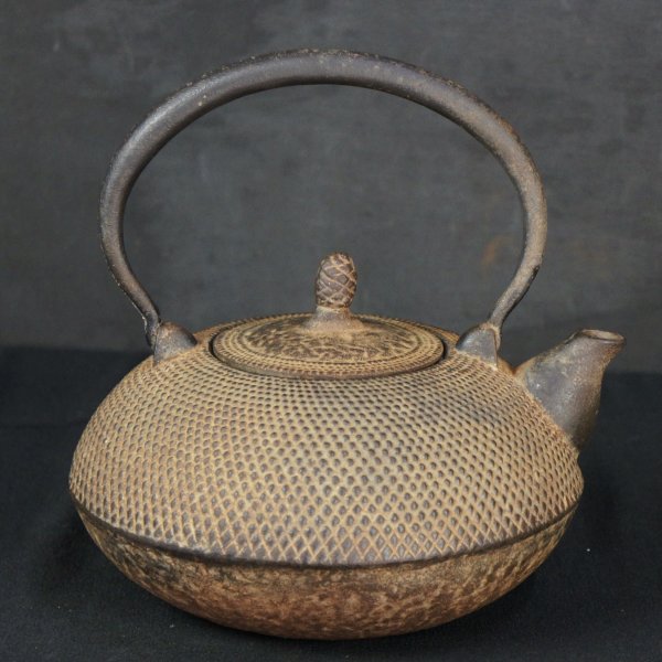 Japanese Cast Iron Tea Kettles: A History of the Tetsubin