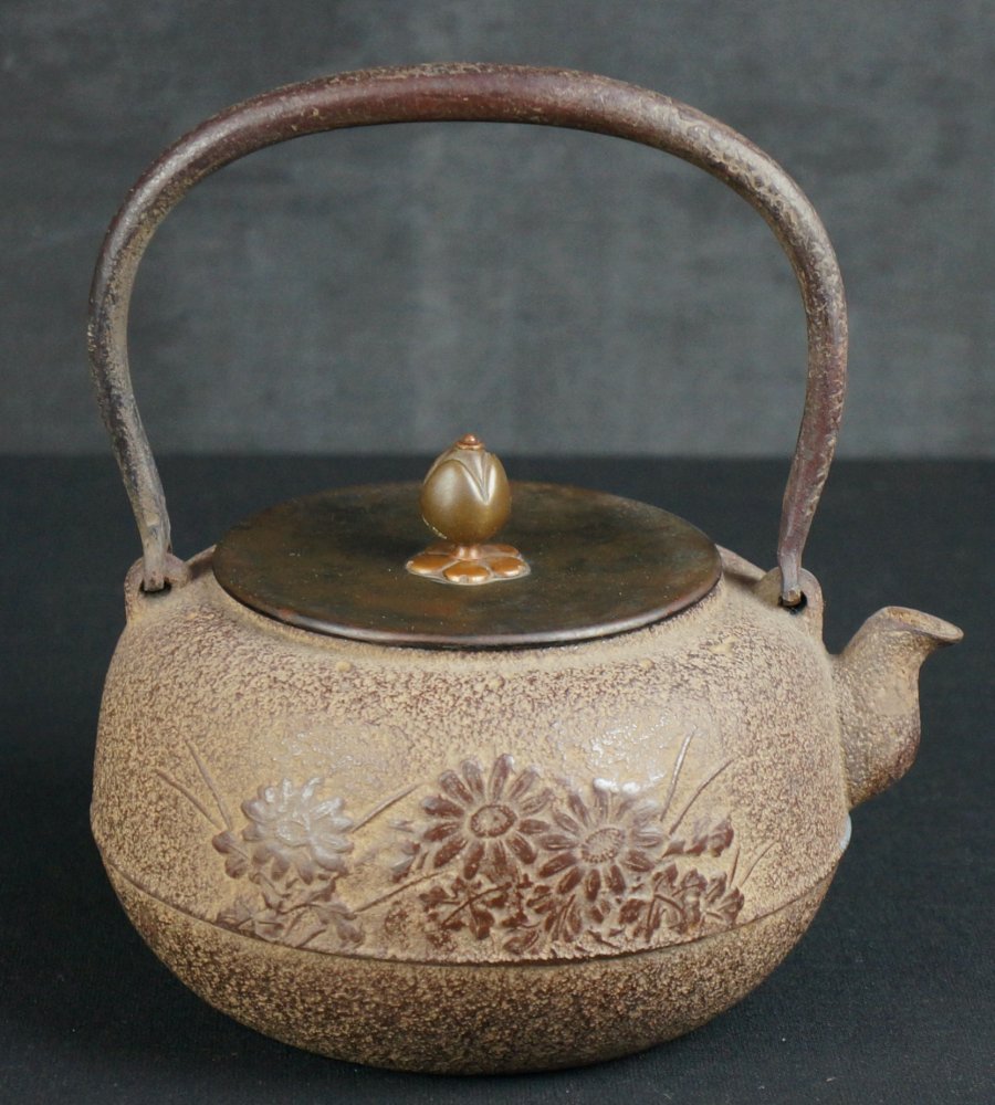 Mid-Century Nambu Kettle in Cast Iron, Japan, 1970s