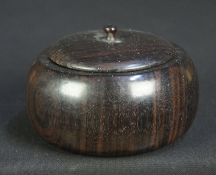 Pipe Tobacco box 1900