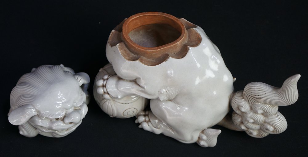 Antique Japan Shiro-bizen ceramic sculpture Shishi-Koro