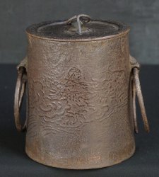 Ryu Chagama kettle 1900