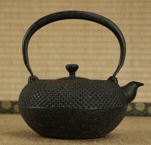 Sand cast Nambu 1900 kettle