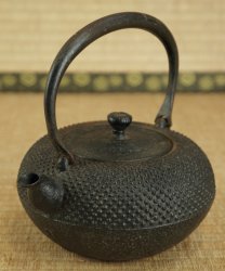 Sand cast Nambu 1900 kettle