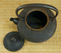 Sand cast Nambu 1900 kettle