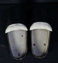 Shinto priest shoes 1800