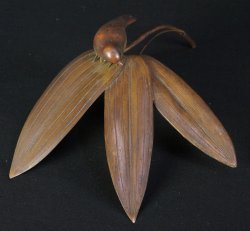 Suzume on bamboo1900