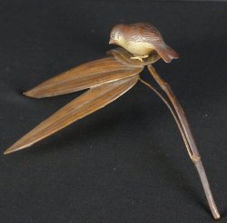 Suzume on bamboo1900