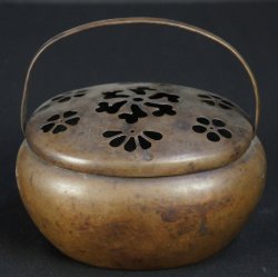 Temochi-goro garden censer 1880