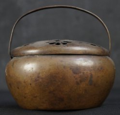 Temochi-goro garden censer 1880