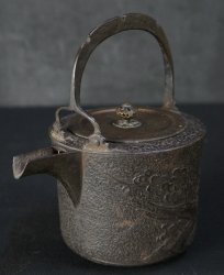 Tetsubin Uma-Ume 1800