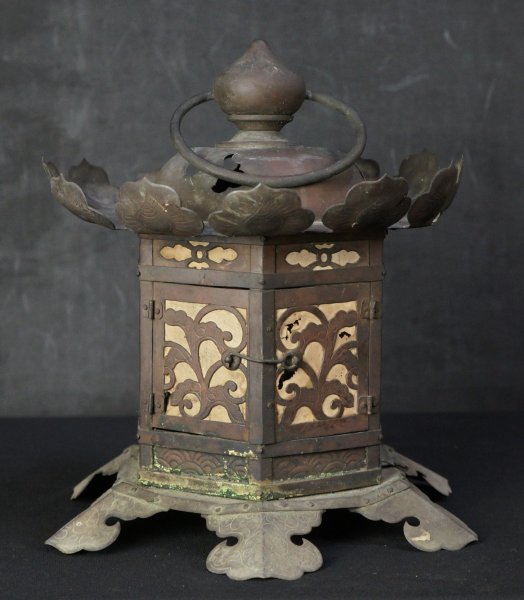 Tsuriandon temple lantern 1835