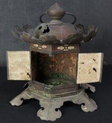 Tsuriandon temple lantern 1835
