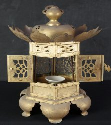 Tsuridoro temple lamp1900
