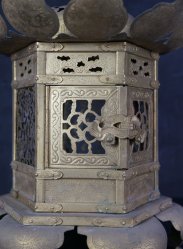 Tsuridoro temple lamp1900