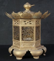Tsuridoro temple lamp1900