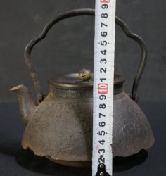 Tsuru Nmbu kettle 1800s