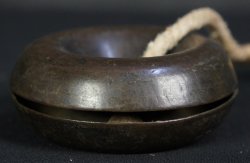 Uma Zuzu bell D