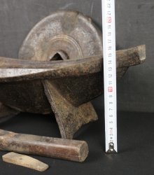 Yagen antique grinder 1700